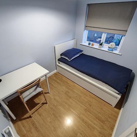 Joshua Court Single Room Stoke-on-Trent Bagian luar foto